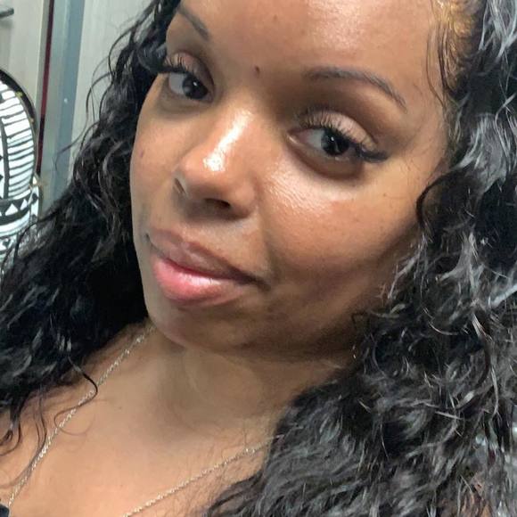 Profile Picture of Cayesha Blackston-perryman (@ahseyac) on Poshmark