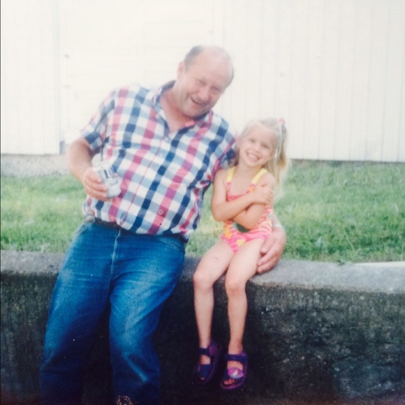 Amanda Koenen - Poshmark Profile Picture of Amanda Koenen (@raerizzo) on Poshmark