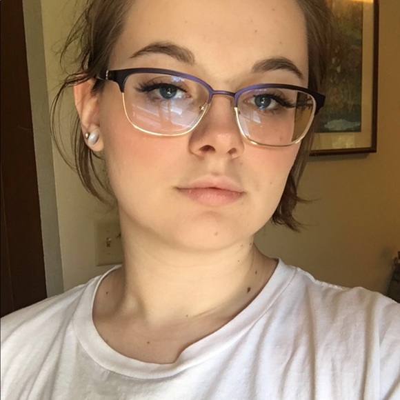 Leah Helsing - Poshmark Profile Picture of Leah Helsing (@ratiita) on Poshmark