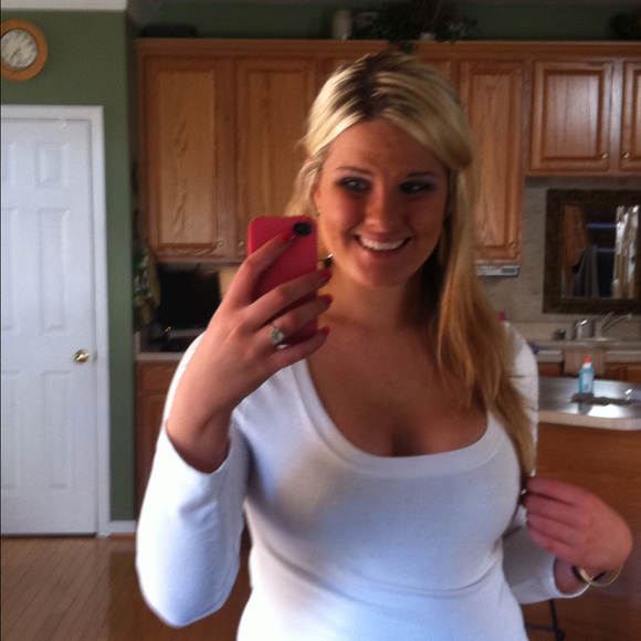 Profile Picture of Andrea Warfel (@andreajane1) on Poshmark