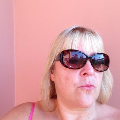 Profile Picture of Sharon Lunn (@SharonLunn6) on Twitter