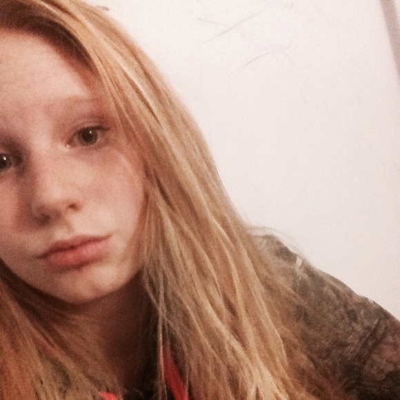 Profile Picture of Adalia Gilbert (@addyxox15) on Poshmark