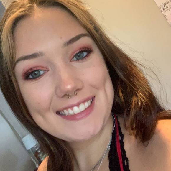 Profile Picture of Kylee Ogletree (@kyleeogletree) on Poshmark
