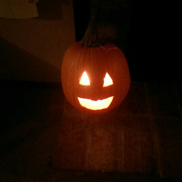 Profile Picture of Lindsey Swanson (@swannyy99) on Poshmark