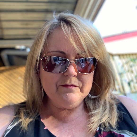 Profile Picture of Julie Mougey (@mougey5_aol) on Poshmark