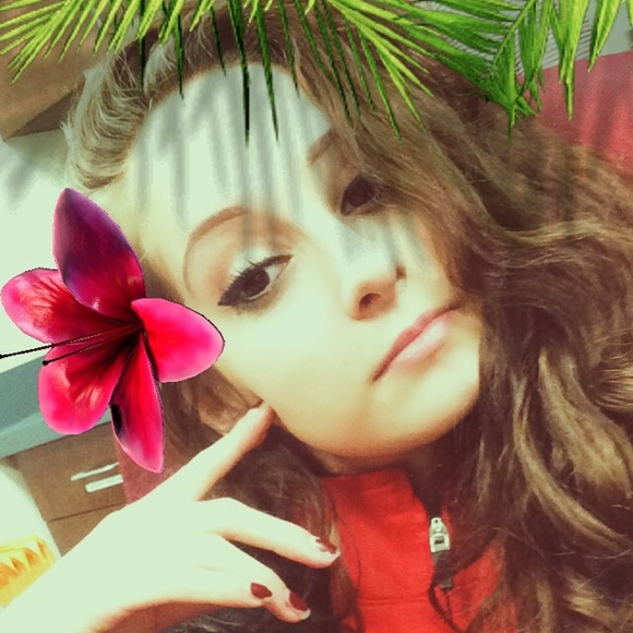 Profile Picture of Amanda Montague (@amandamontague) on Poshmark