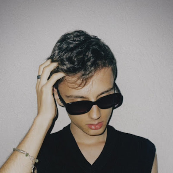 Profile Picture of Mario Andrei (@marioandreib1) on Poshmark