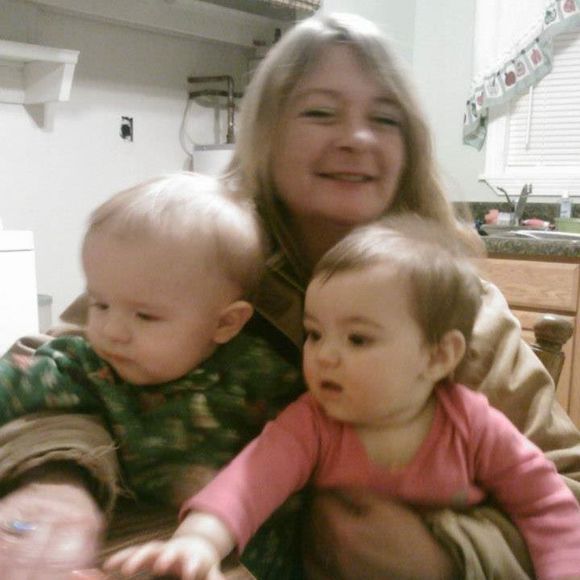 Profile Picture of Robin Perry (@heavymetalmom66) on Poshmark