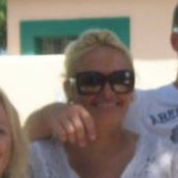 Profile Picture of Debbie Hurtado (@debbie_hurtado) on Poshmark