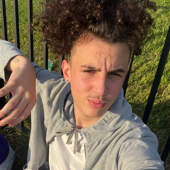 Profile Picture of Tyler Davies (@tytydavies630) on Poshmark