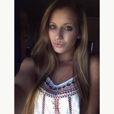 Profile Picture of Danielleeee (@danielle_traver) on Twitter