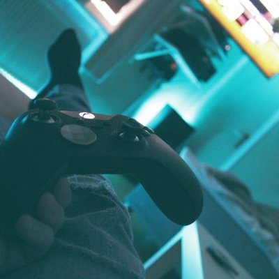 Profile Picture of Jonathan Linde (@Crankout2war) on Twitter