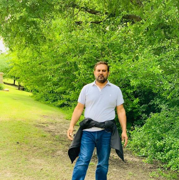 Profile Picture of Ehsan Tabassam (@ehsantabassam) on Poshmark