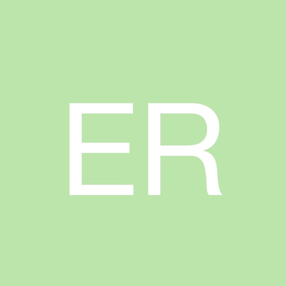 Eva Rzucidlo - Poshmark Profile Picture of Eva Rzucidlo (@evarzucidlo) on Poshmark