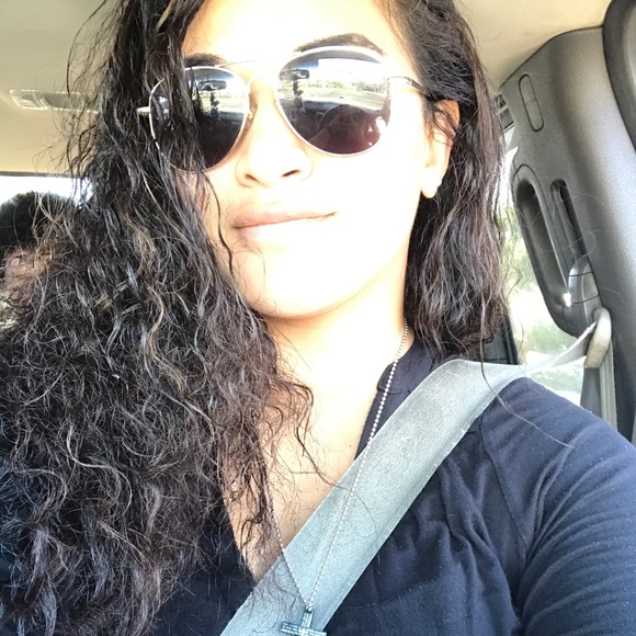 Profile Picture of Ssamalia Kennemore (@skennmore12) on Poshmark