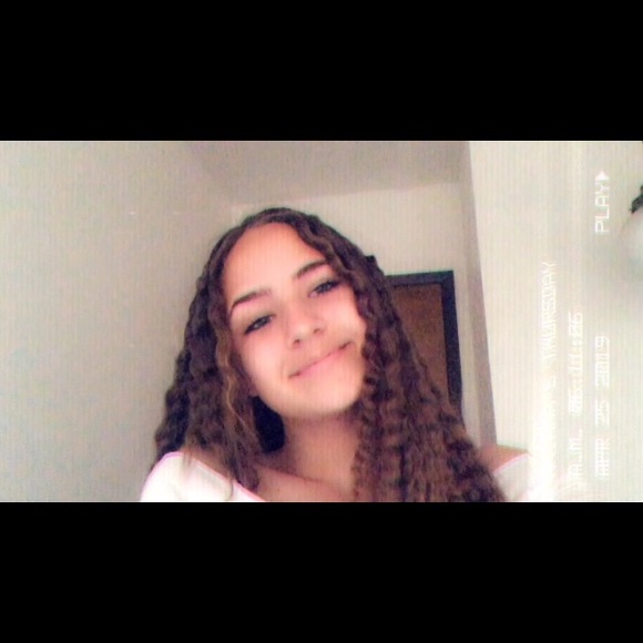 Profile Picture of Ariana Ranagan (@rinaaa_15) on Poshmark