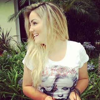 Profile Picture of Pasqualy Laura Pasqualy Laura (loira vip) (@laura.pasqualy) on Facebook