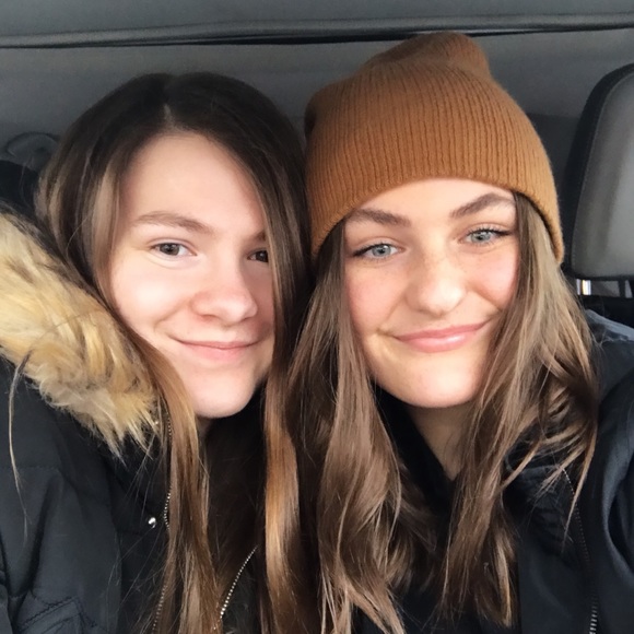 Profile Picture of Olena Myronets (@omyronets20) on Poshmark