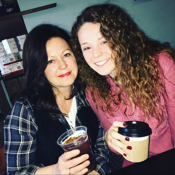 Profile Picture of Pamela Benacka (@pbenacka) on Poshmark