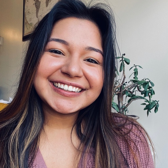 Profile Picture of Juliana Fontecha (@mjfontecha) on Poshmark