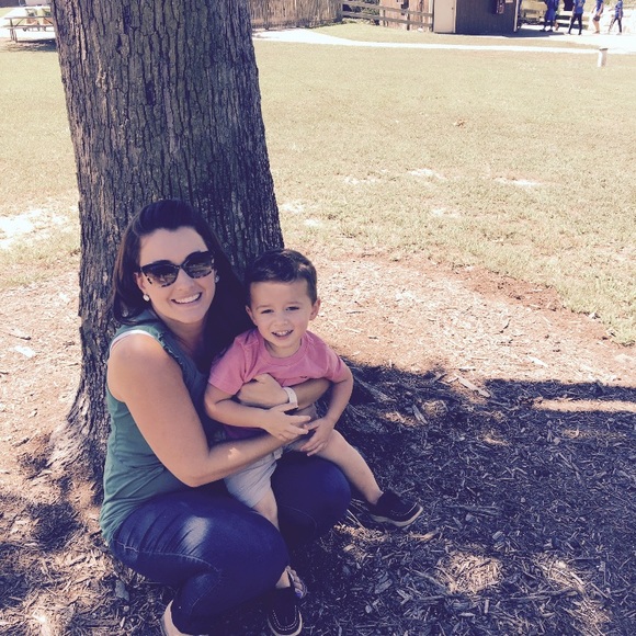 Profile Picture of Megan Flexon (@megan_flexon) on Poshmark