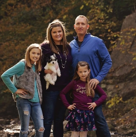 Profile Picture of Julie Thresher-wilkowski (@jthresh01) on Poshmark