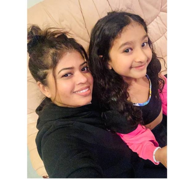 Profile Picture of Nilusha Samarasinghe (@singithi6) on Poshmark
