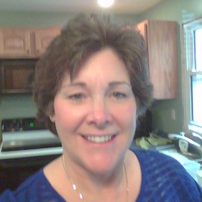 Profile Picture of Sue Thibeault (@sltbow12) on Twitter