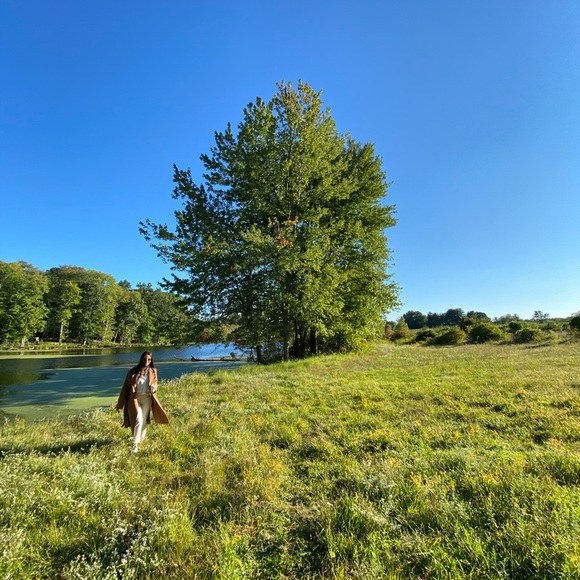 Profile Picture of Gina Katsetos (@gtiftikidis) on Poshmark