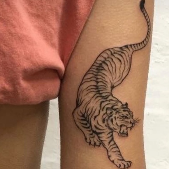 Profile Picture of Eleanor Jeffrey (@eleanorjeffrey) on Poshmark