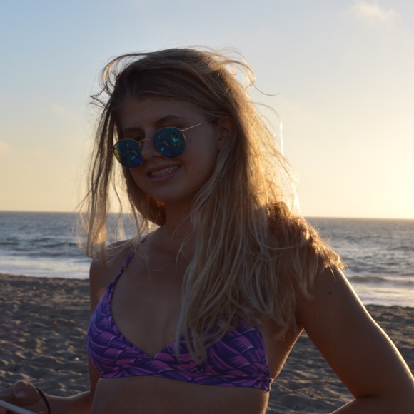 Profile Picture of Jenna Mcfarland (@jennamcfarland) on Poshmark