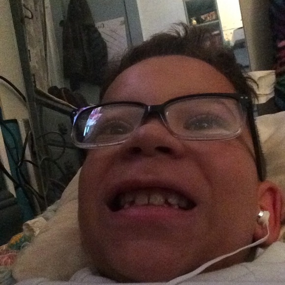 Profile Picture of Jaydyn Beyette (@jsbeyette) on Poshmark