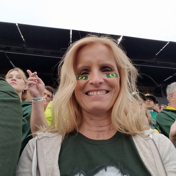 Profile Picture of Candace Schlenker (@schl0883) on Poshmark