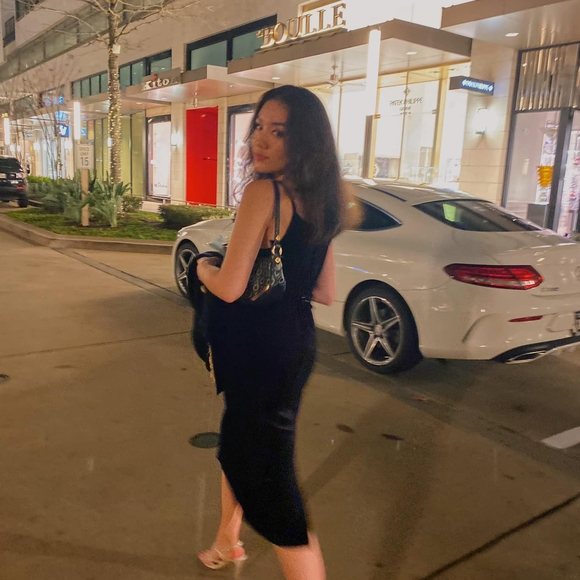 Profile Picture of Maria Ebersole (@angelaebersole) on Poshmark