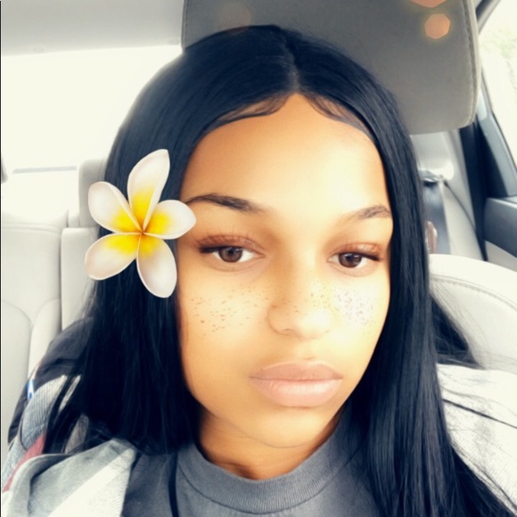 Profile Picture of Asha Jankans (@ashajg) on Poshmark