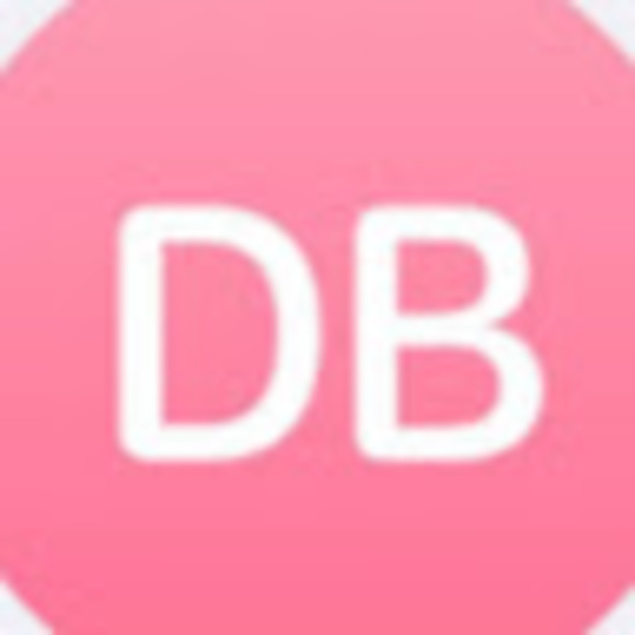 Profile Picture of Daniela Blumenfeld (@danieladb04) on Poshmark