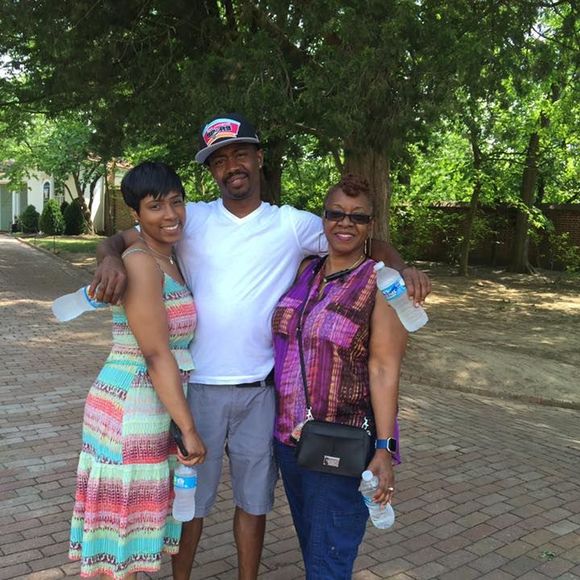 Profile Picture of Chris Wyatt (@chriswyatt527) on Poshmark