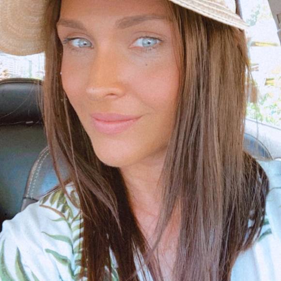 Profile Picture of Natasha Thatcher (@natashathatcher) on Poshmark