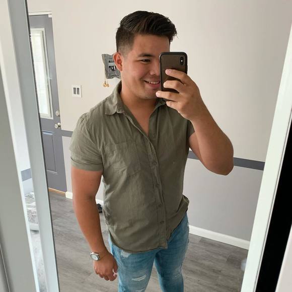 Profile Picture of Kevin Peña (@keviin_eduardo0) on Poshmark