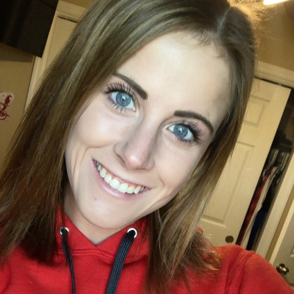 Profile Picture of Sierra Stouder (@sie011) on Poshmark