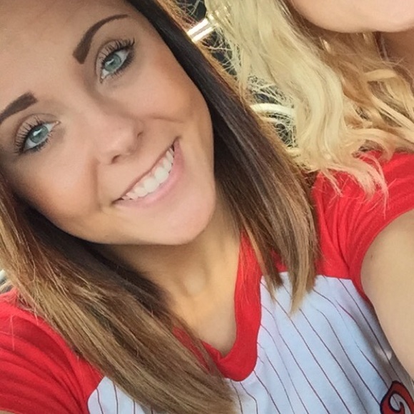 Profile Picture of Kimberly Machuga (@k_machuga) on Poshmark