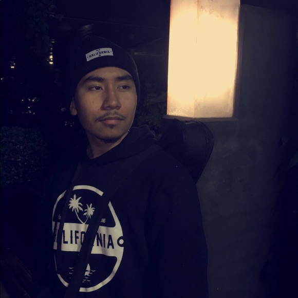 Profile Picture of Giovanni Chazari (@giovannichazari) on Poshmark