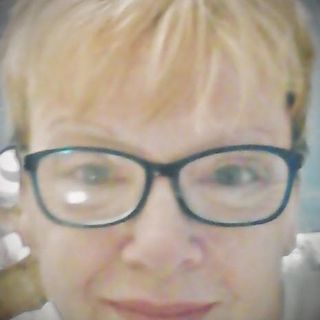 Profile Picture of Kim Kern (@kimbkern) on Instagram