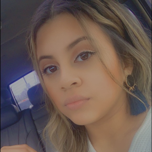 Profile Picture of Cassandra Pacheco (@kassyp15) on Poshmark