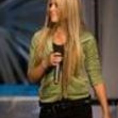 Profile Picture of Jeanette Barker (@HahnHawk) on Twitter