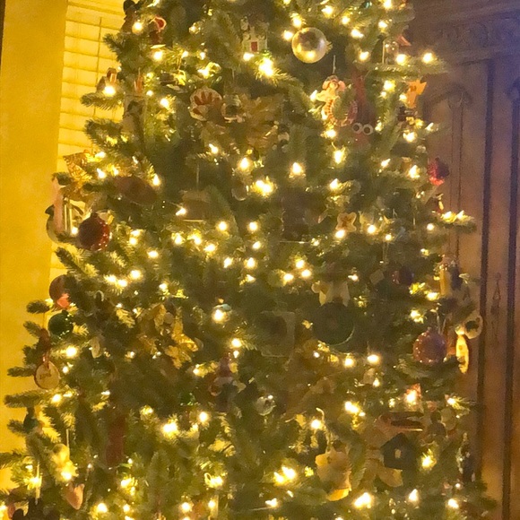 Profile Picture of April Rascoe (@aprilrascoe) on Poshmark