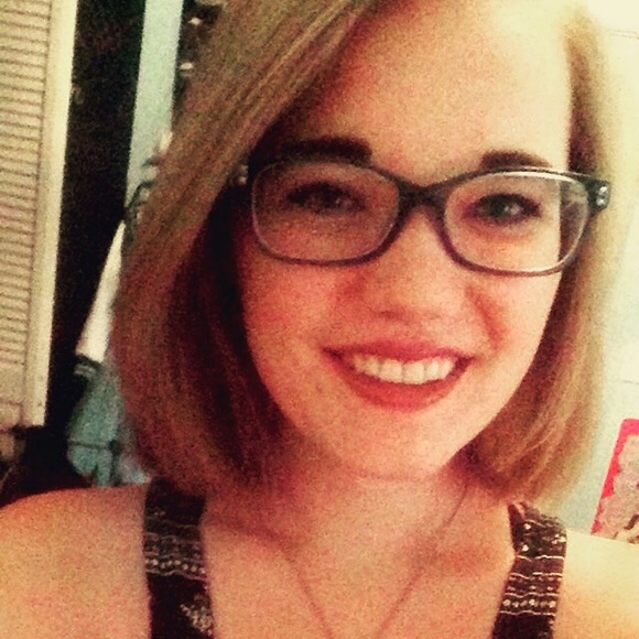 Profile Picture of Kate Fruehling (@kfruehling) on Poshmark