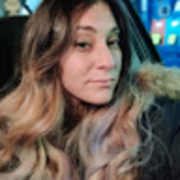 Profile Picture of Alexa Disabato (@alexa_disabato) on Poshmark