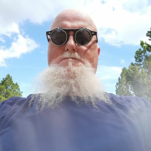 Profile Picture of Eddie Thornton (@eddiethornton42) on Poshmark