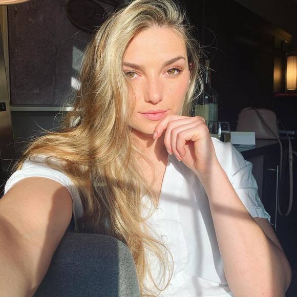 Profile Picture of Casey Lyness (@caseycasey97) on Poshmark